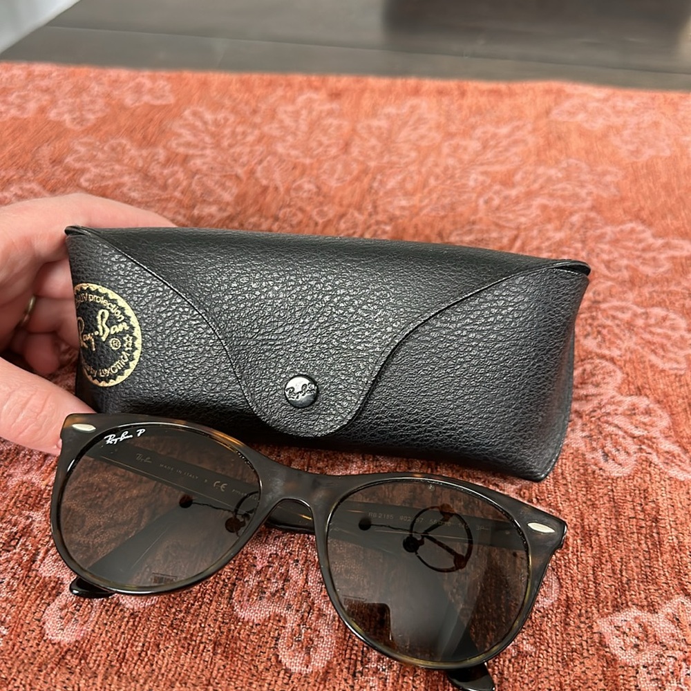 Women’s Ray-Ban sunglasses